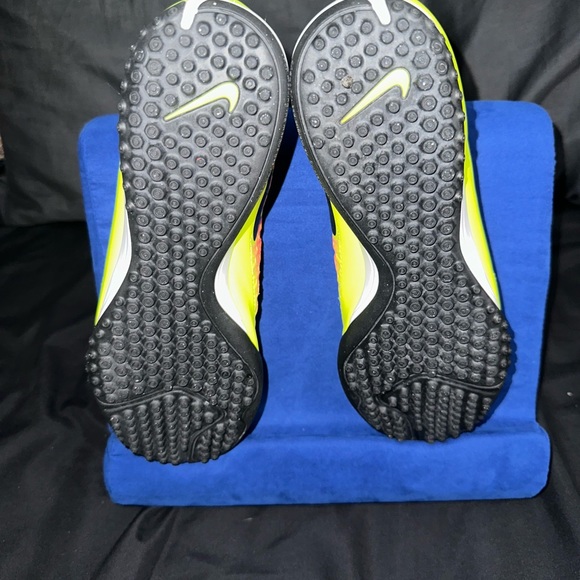 Like New NIKE MAGISTA whit out box - Picture 4 of 4